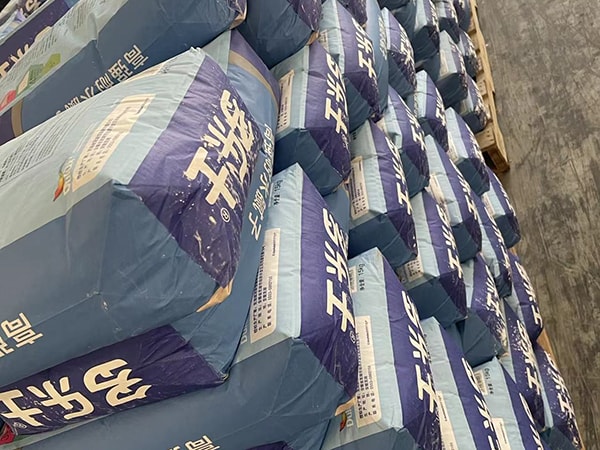Sacs à valve remplis dans l'usine