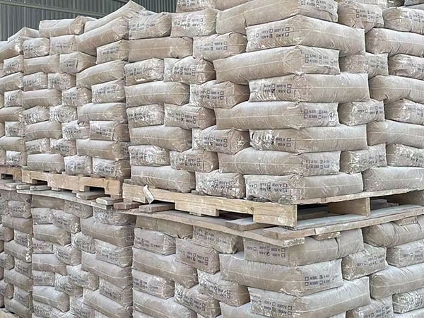 Sacs à valve remplis dans l'usine